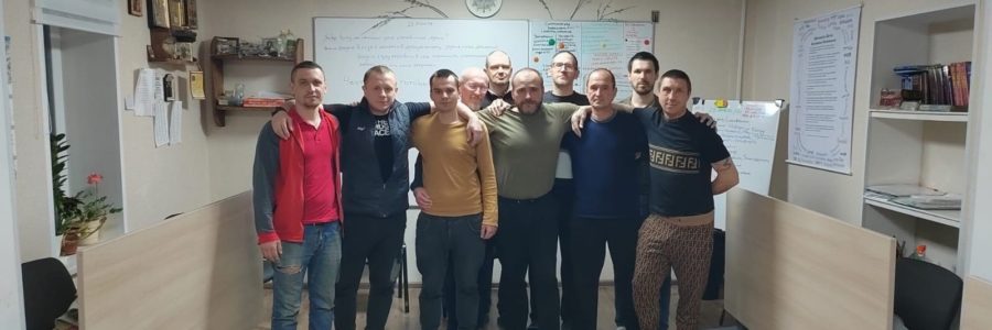 У нас ещё один выпускник.